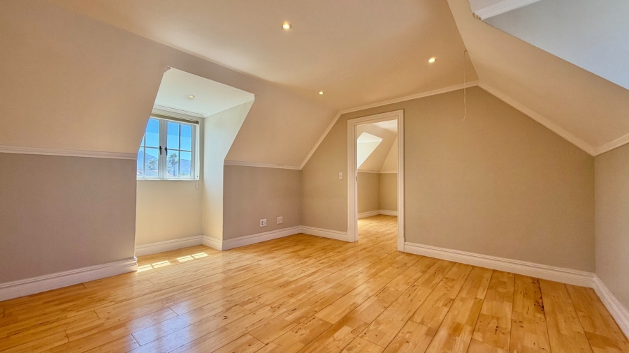 5 Bedroom Property for Sale in Greenways Golf Estate Western Cape